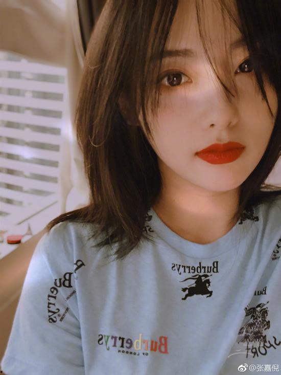 张嘉倪网红吃瓜视频,揭秘娱乐圈幕后真相 第3张 张嘉倪网红吃瓜视频,揭秘娱乐圈幕后真相 第3张