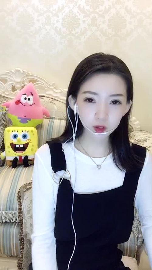 直播爆料大姐姐校花视频,大姐姐校花惊艳瞬间，视频曝光引网友热议  第2张